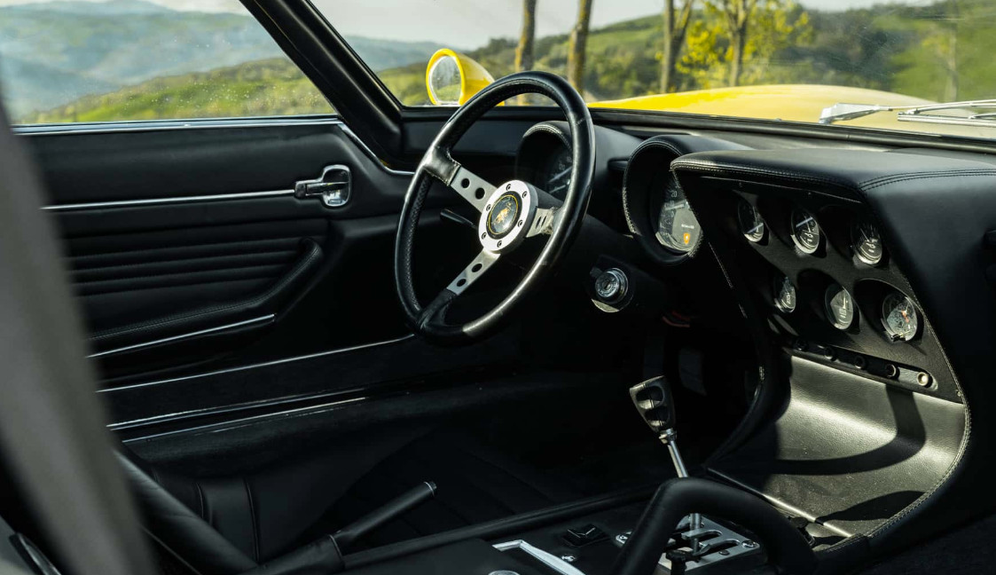 传奇不朽！兰博基尼Miura迎来60岁生日，首款量产中置V12跑车，至今仍是超跑