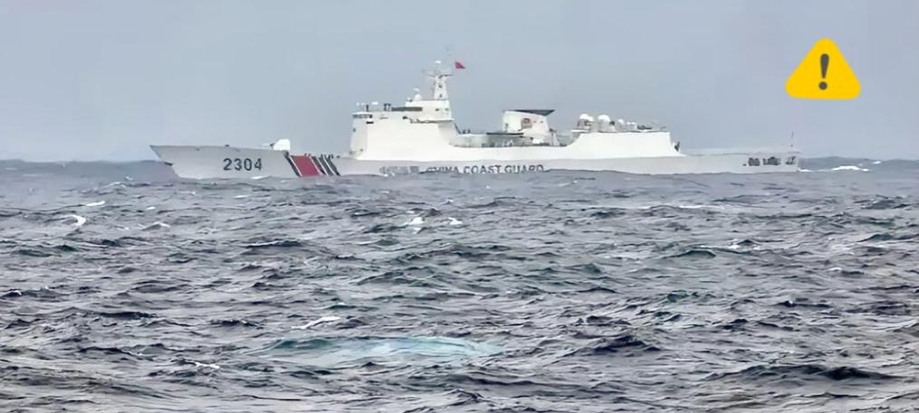 6月1日上午，大陆海警2304舰和2502舰开到了兰屿东南方向约51到52海里的