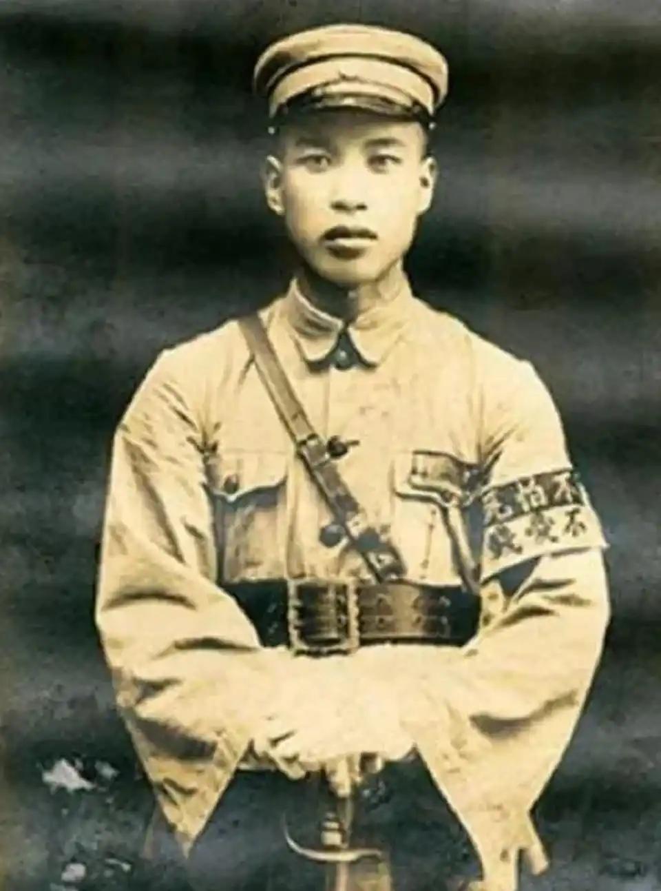 1930年，中原大战爆发后，握有三万多精兵的刘珍年选择作壁上观，对阎锡山，蒋介石