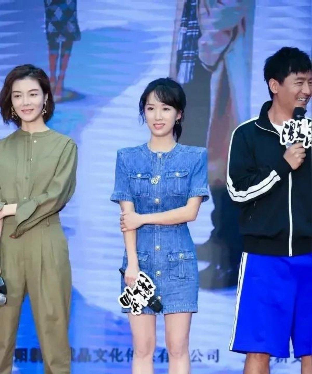 为什么李念明明五官更精致，穿衣打扮更好看，但是大家都夸赞车晓看起来更有气质？我