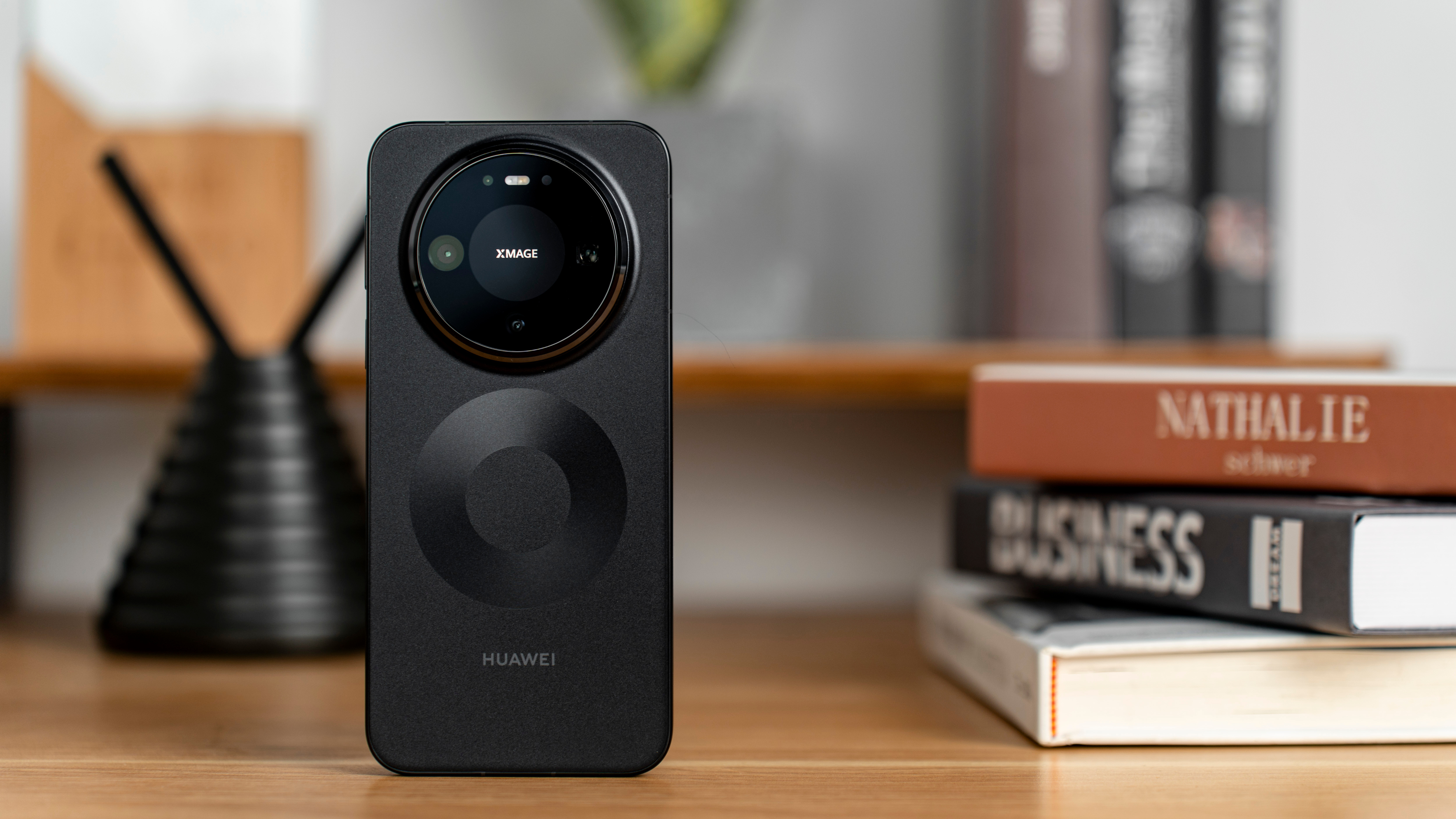 华为这设计真是把我狠狠拿捏住了！环形造型的科技感，每一款都长在审美点儿上！黑白经