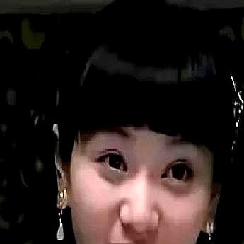 孙红雷盯着姚晨冷不丁冒出一句：“以后能不能生个嘴巴小点的孩子？”剧本上根本没这句词。姚晨眼皮都没眨一