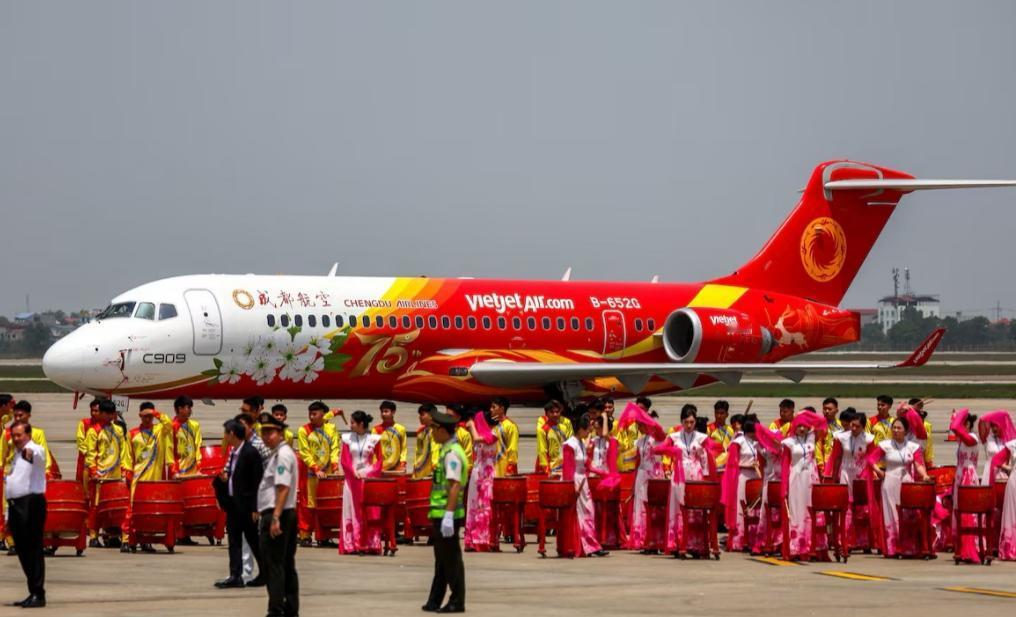 路透社：越南越捷航空不再续租中国商飞C909飞机！这才刚飞满半年，越捷航空就