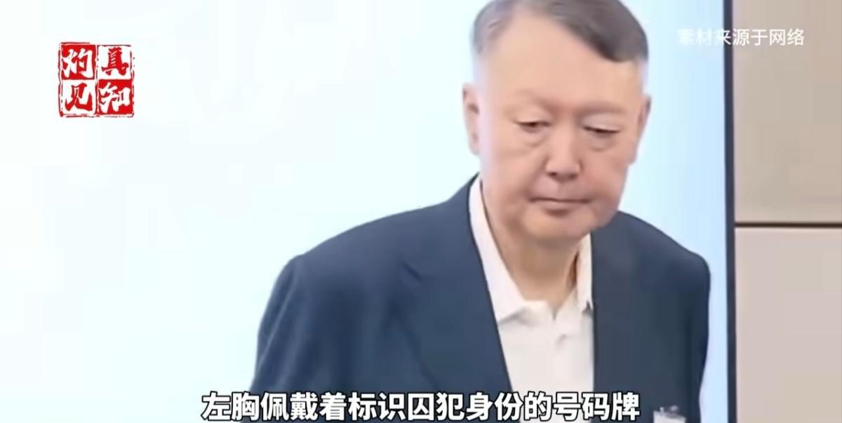 尹锡悦时隔85天出庭特检起诉首审和保释听证。面容憔悴，头发花白，没有了往日的风光