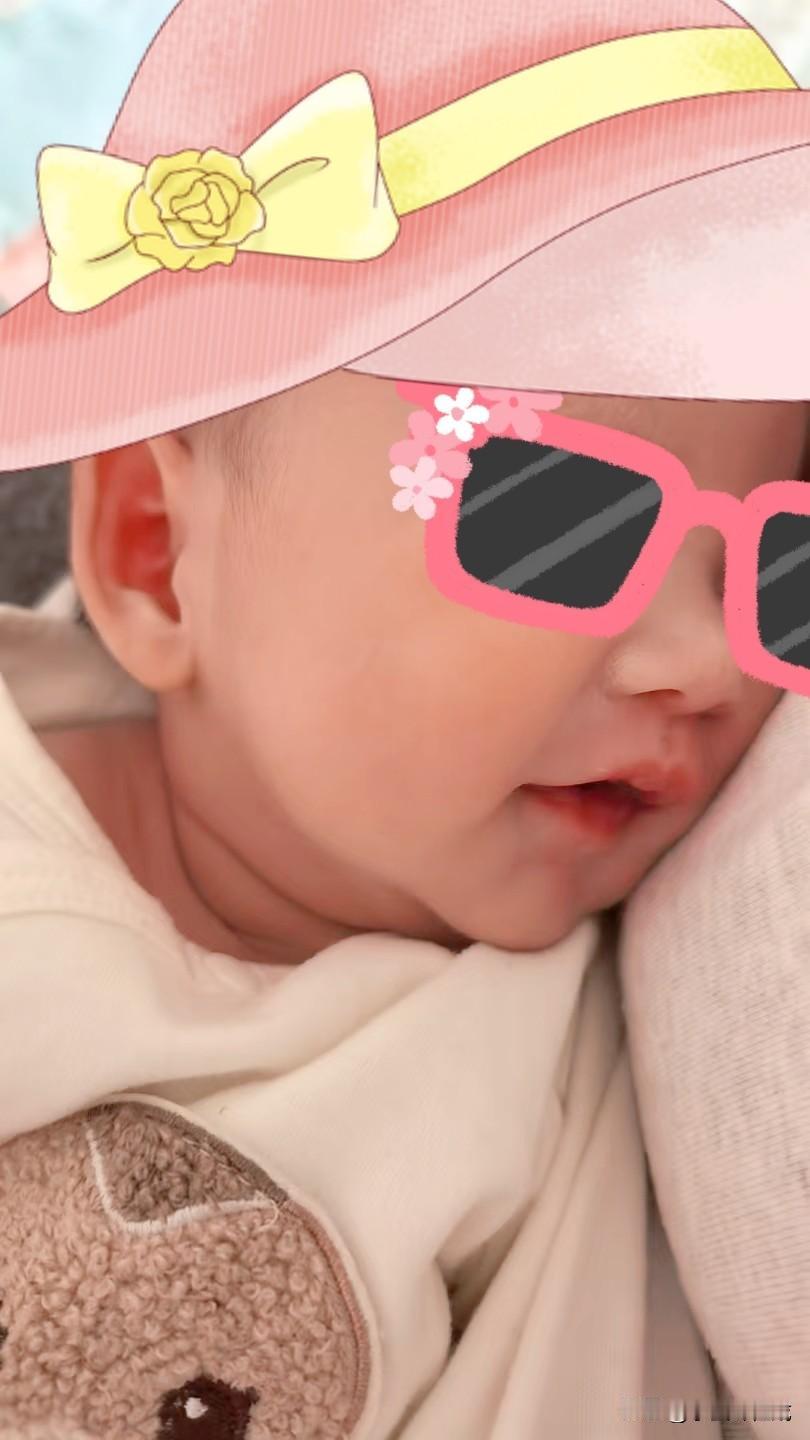 第一个月你比妈妈更辛苦感觉什么都还没有准备好，你就已经离开了妈妈身体的保护，