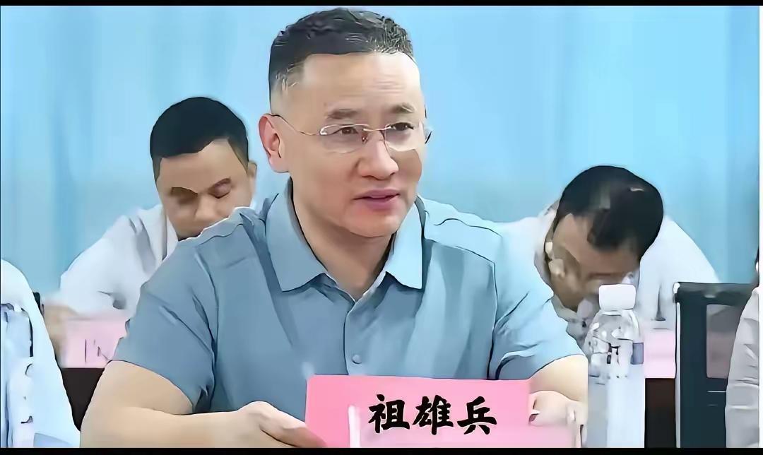 看着儒雅颜值担当的祖雄兵，50岁的年龄正是男人最美好的时光。请问在现实生活中