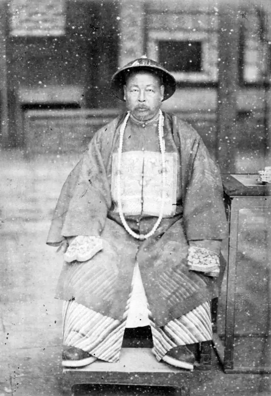 1881年春天，左宗棠在打完新疆回来路上，没走捷径，特意拐到山西祁县，他不是来看