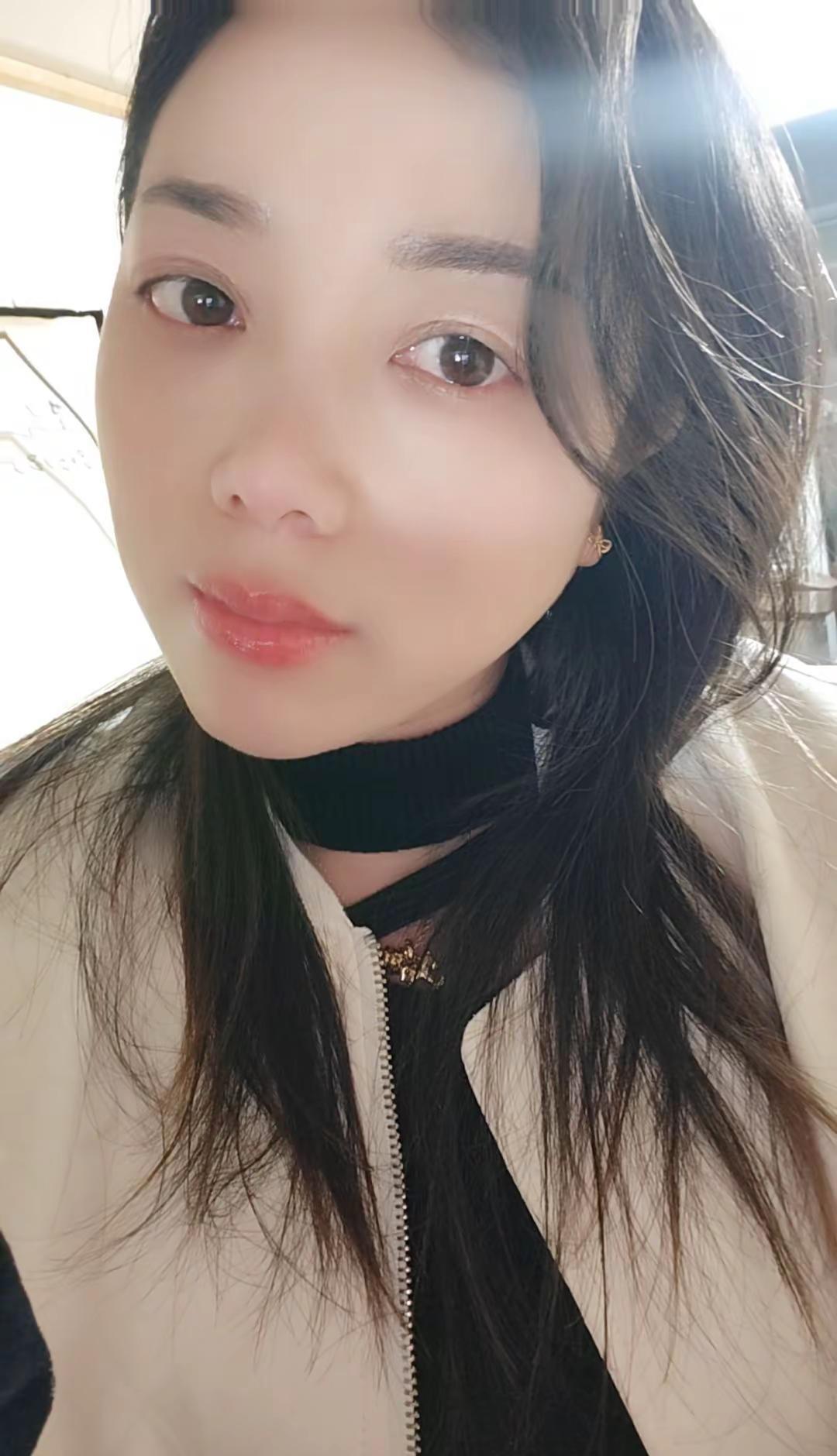 “镜花水月，皆是浮生一梦。✨在这纷扰尘世，愿你我都能找到内心的宁静。🌿