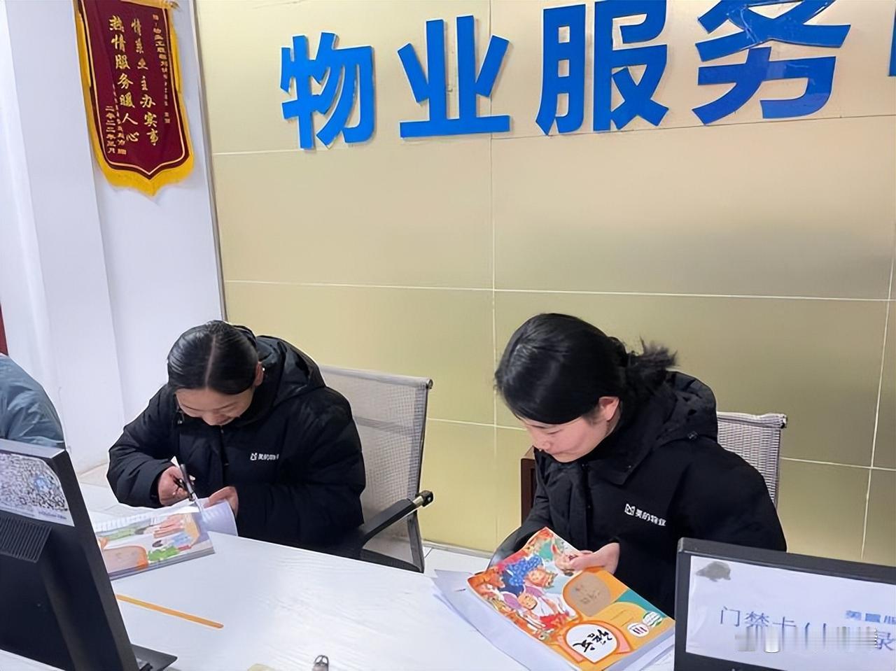 大家都会嫌弃小区物业烂，其实很多人没有意识到住高楼成本也是极其高的。我稍微简单算