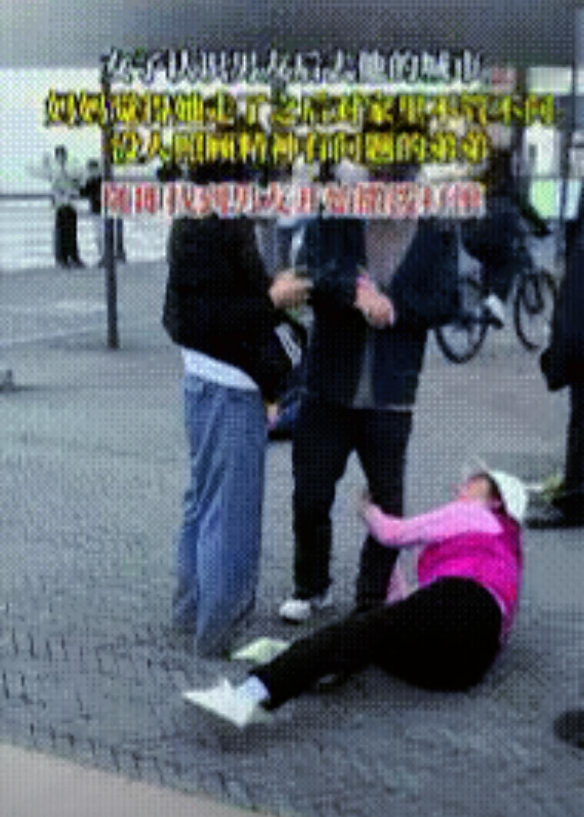 咱就说这事儿离谱不离谱！女孩谈恋爱去了男友那儿，她妈立马慌了——怕女儿不管有精神