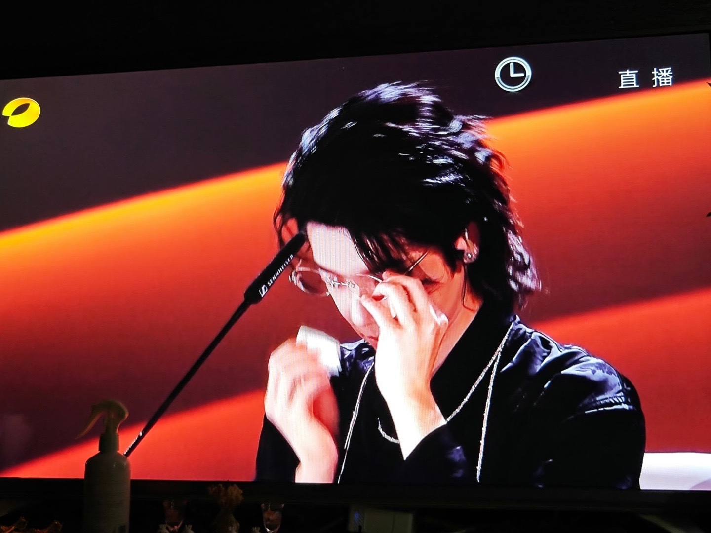 华晨宇回归声鸣远扬专业锐评直击痛点，暖心捞人超圈粉，魔丸导师归位，舞台质感拉满