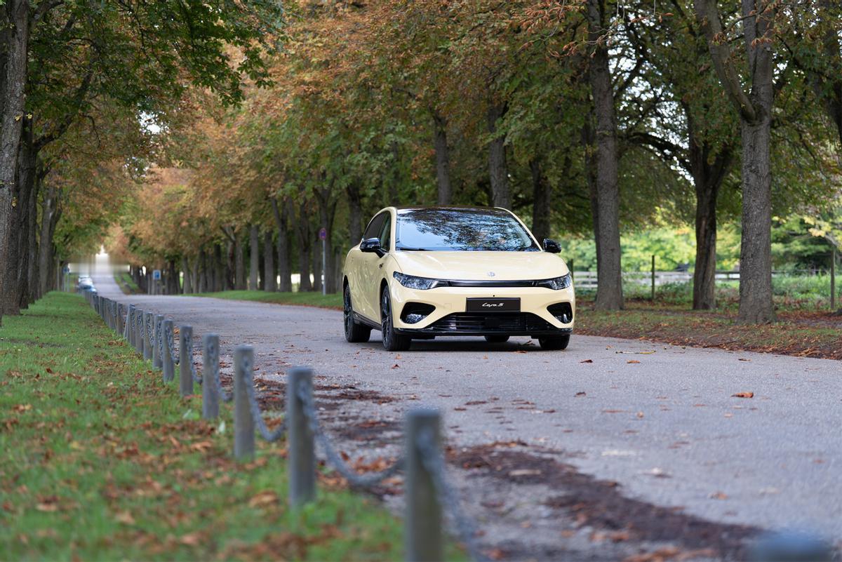 小鹏MONAM03的热销将被零跑Lafa5终结吗？小鹏MONAM03自从上