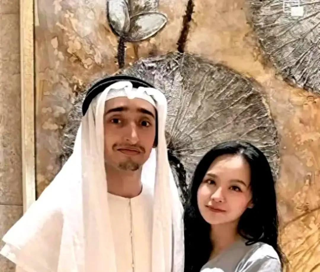 长沙35岁护士周娟被自称迪拜王室留学生的Rashid追了半年。男方2022年拒