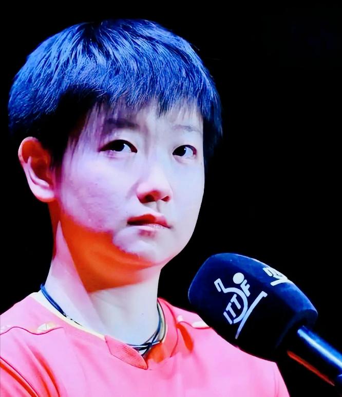 王曼昱超过孙颖莎，成为新的世界第一，莎莎什么时候，能重回世界第一？由于澳门冠