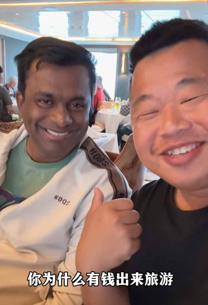 蓝战非来到印度时，有个印度人问他怎么这么有钱，蓝战非谎称自己中了5000万彩票，