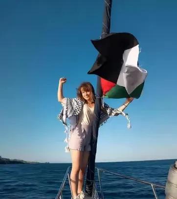 “环保少女”要打道回府了！在当地时间6月9日，环保少女通贝里带领的“玛德琳”号船