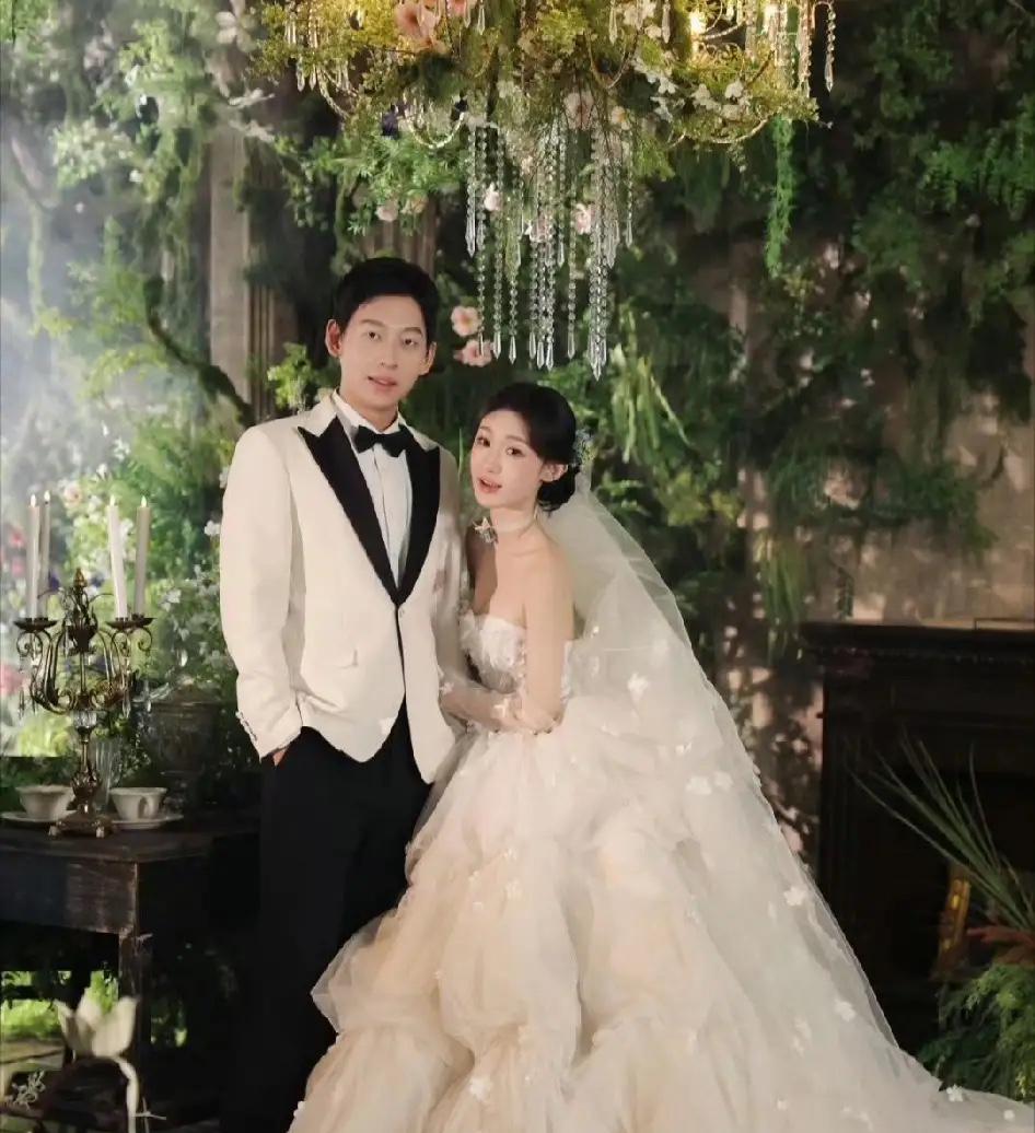 从官宣到疑似出轨，只用了8天。陈雪凝的闪婚，不是娱乐八卦，而是打在你我脸上的一