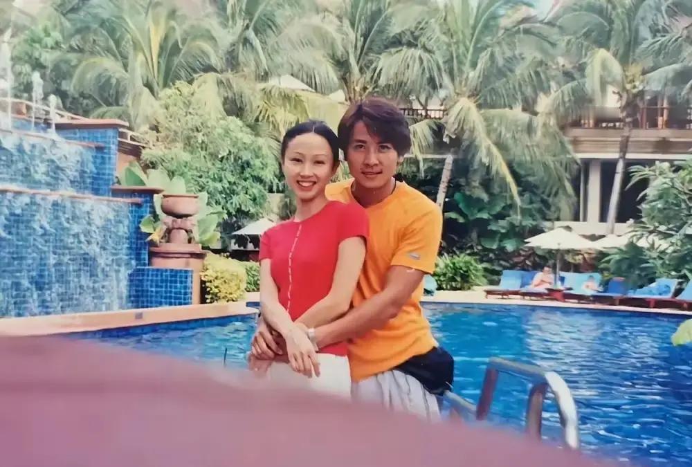 保剑锋二十年前和黄慧颐谈恋爱，如今被翻出说他“甩了姐姐攀豪门”网友扒出他走红后火