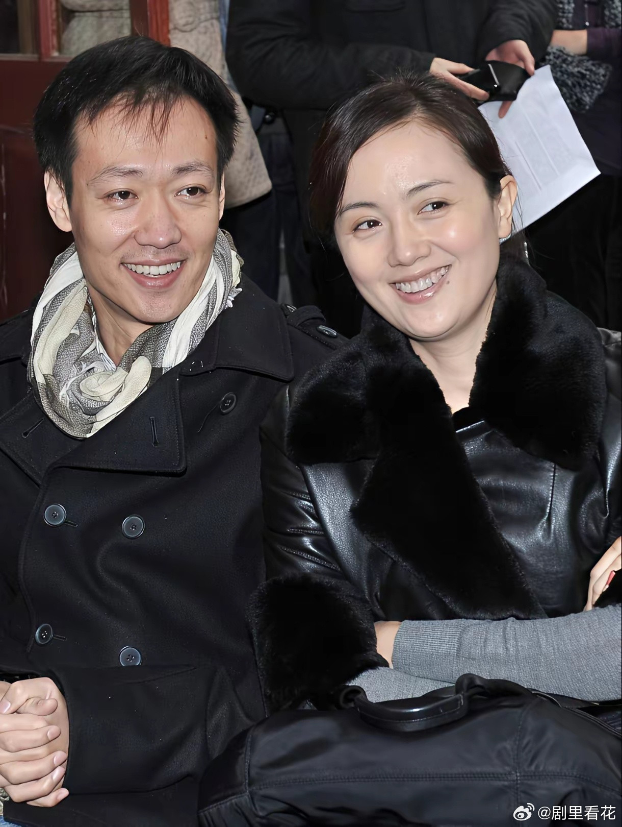 吃姚晨的瓜意外磕到了辛柏青和朱媛媛才知道原来潜伏这部剧，是导演姜伟照着辛柏青和朱