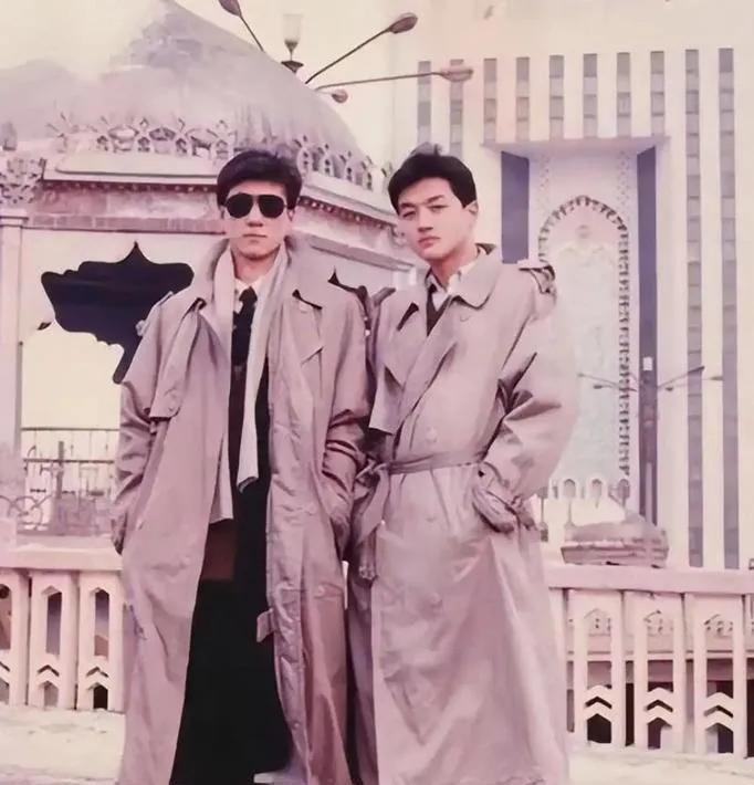 李亚鹏最扎心的一刀，不是来自债主，而是他同月同日生的亲哥，李亚炜。你可能不知道