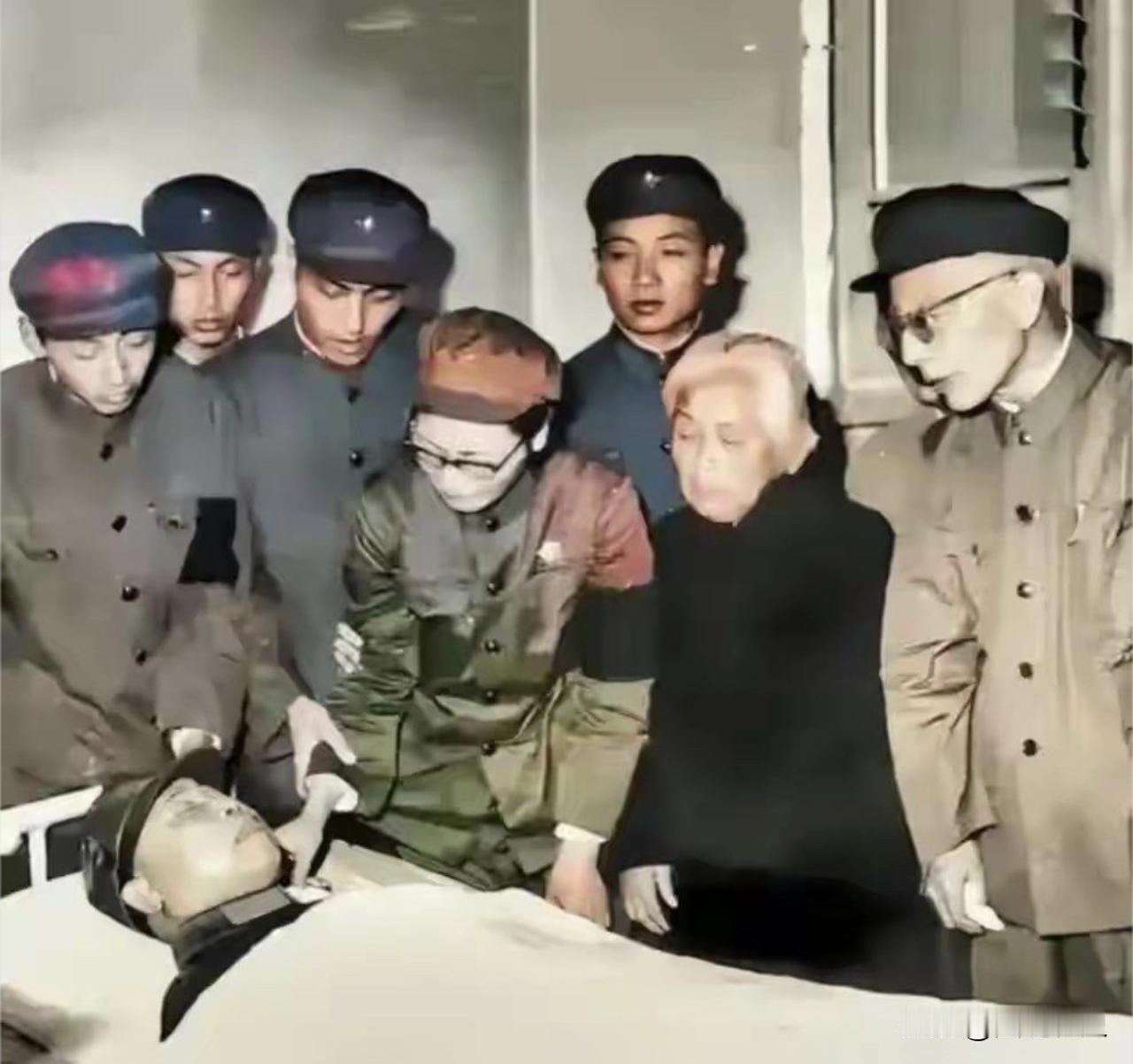 天妒英才，英年早逝1970年9月27日，有着“小老虎连长”“虎将”“无敌上将