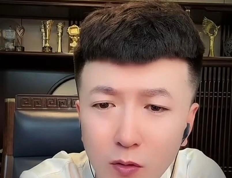 一哥直言仙洋够火有热度才有能人愿签约！一哥直播看到评论“从仙