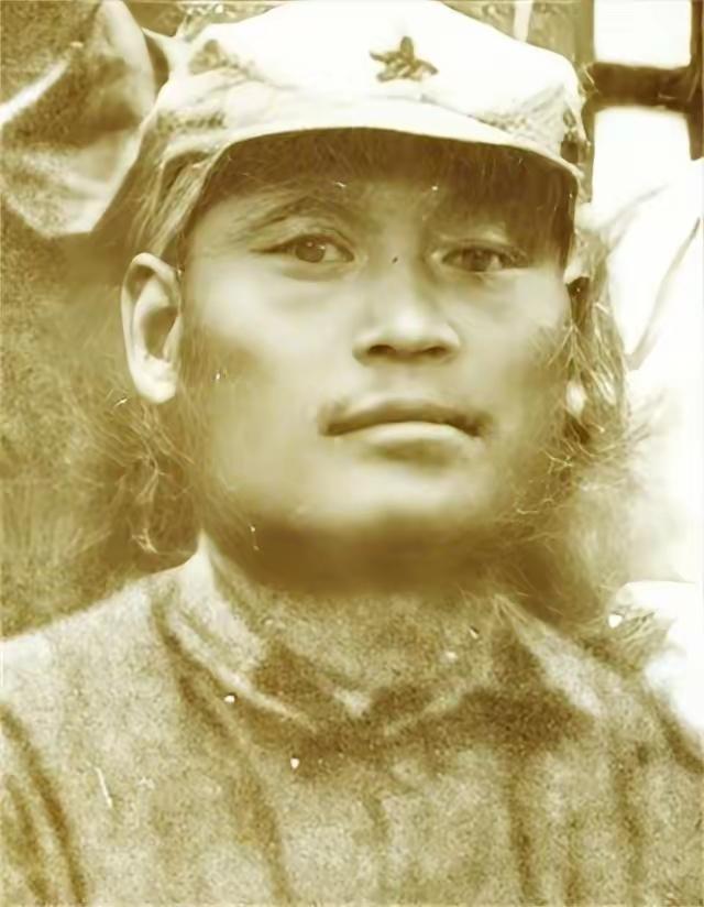 1936年，南下失利的红四方面军在丹巴休整了大半年时间。期间36岁的金川省苏维埃
