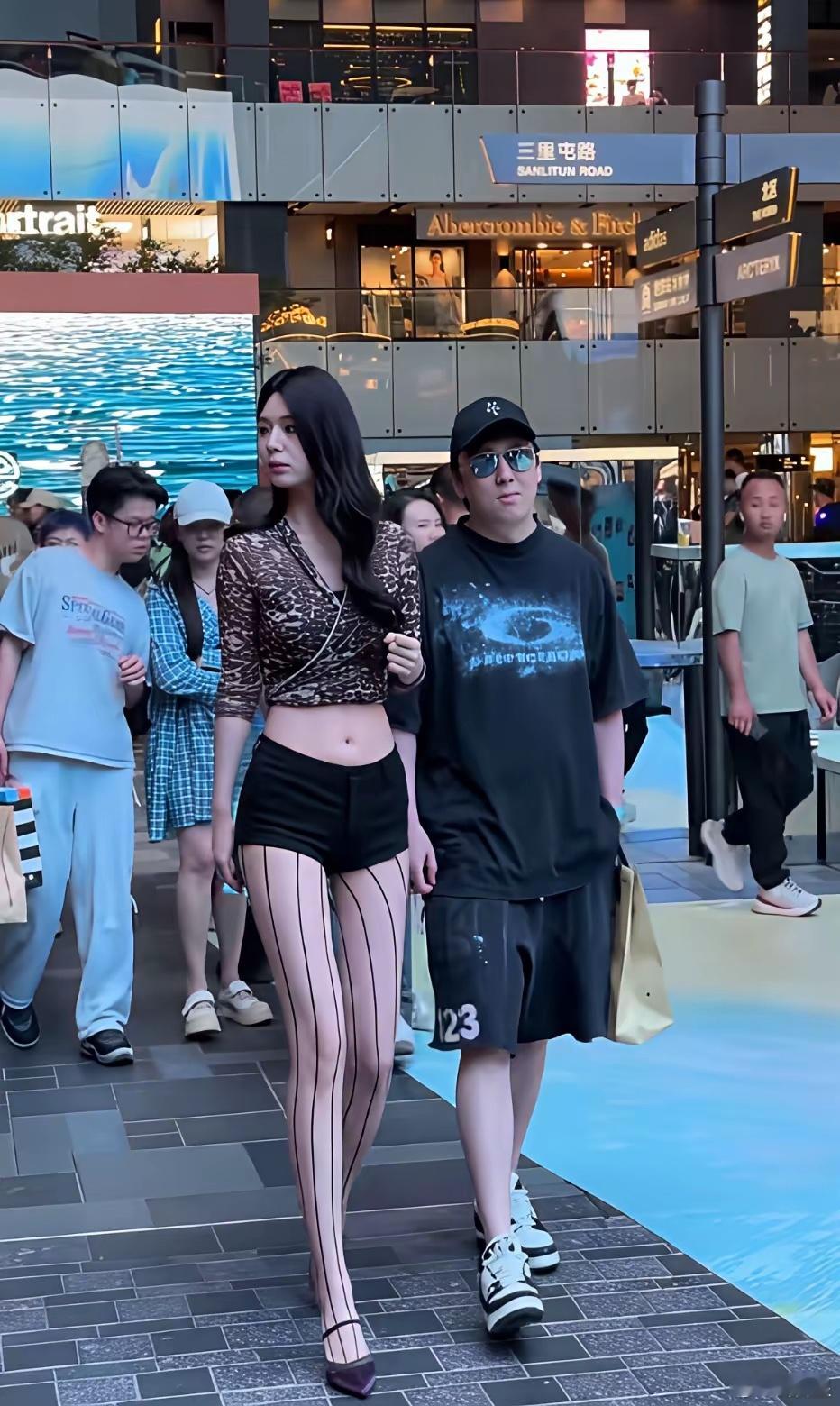 模仿的也太像了，王思聪咋不出来告他？