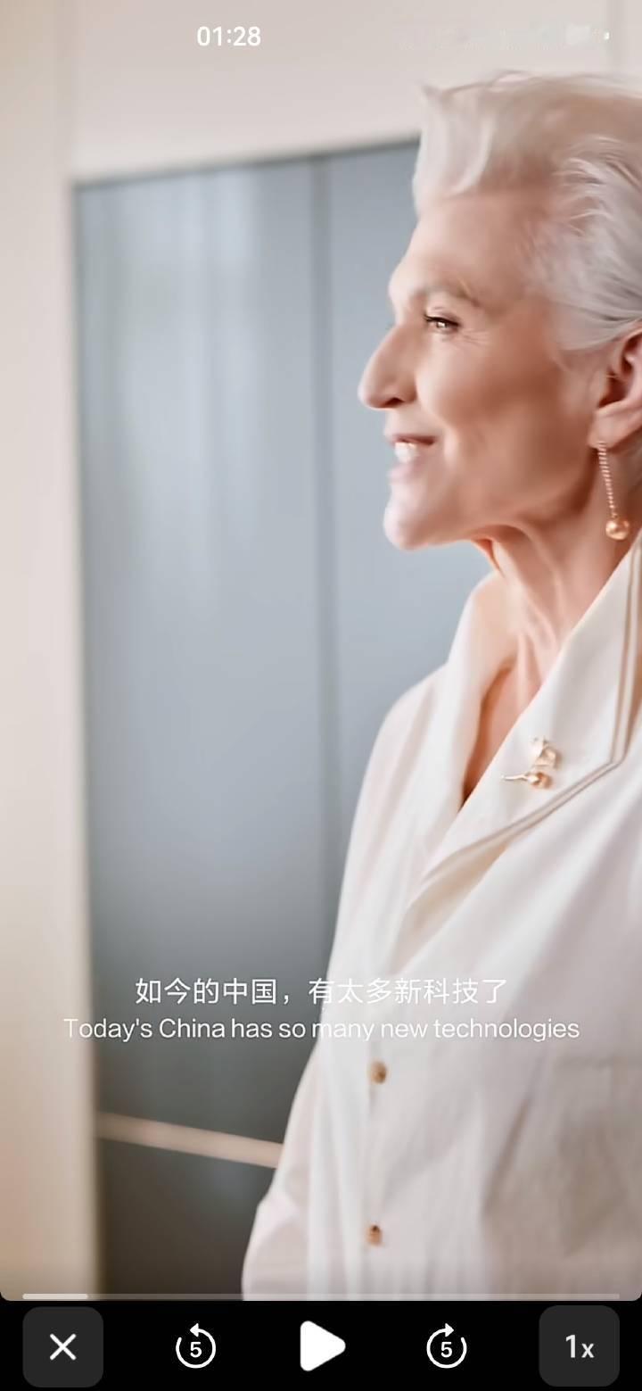 🔻马斯克她妈：孙子从美国来。马斯克回复360度转圈拍人民大会堂马斯克儿子带火了