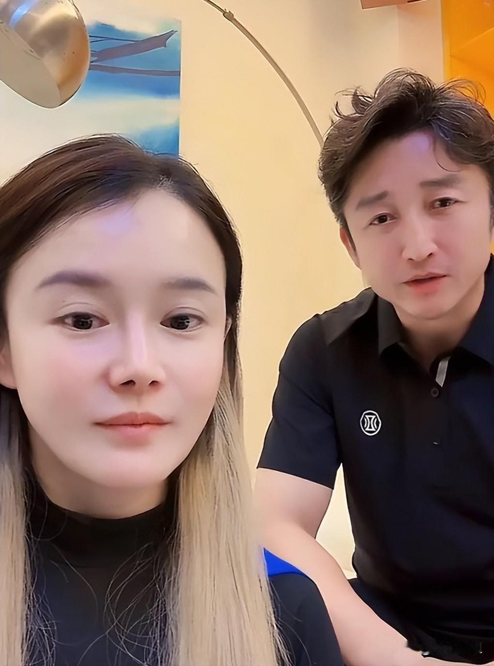 有人纳闷，冉莹颖十年闹三次离婚都没离成，为啥非要在节目里反复提？最明白的解释