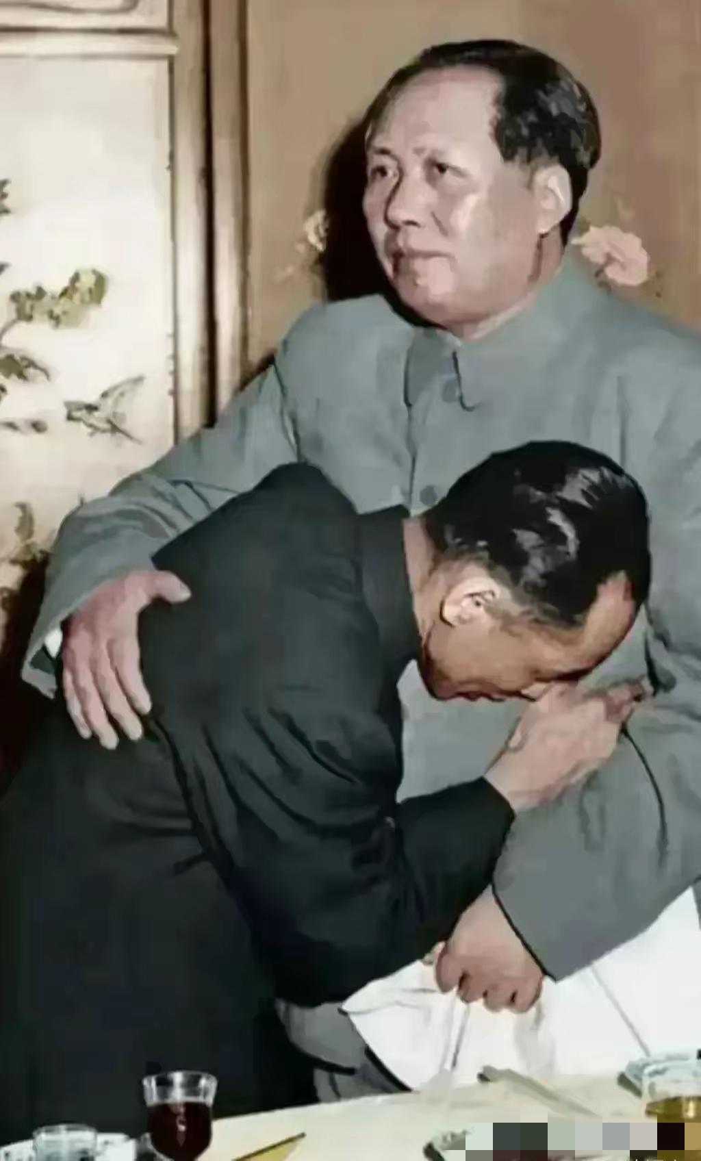 别再以为这是电视剧编的！现实里真有人见到毛主席，像受了满肚子委屈的孩子似的，一头
