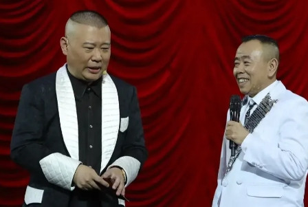 2016年，郭德纲拍电影，请潘长江客串，说：“潘哥，3天的戏，这是60万现金，您