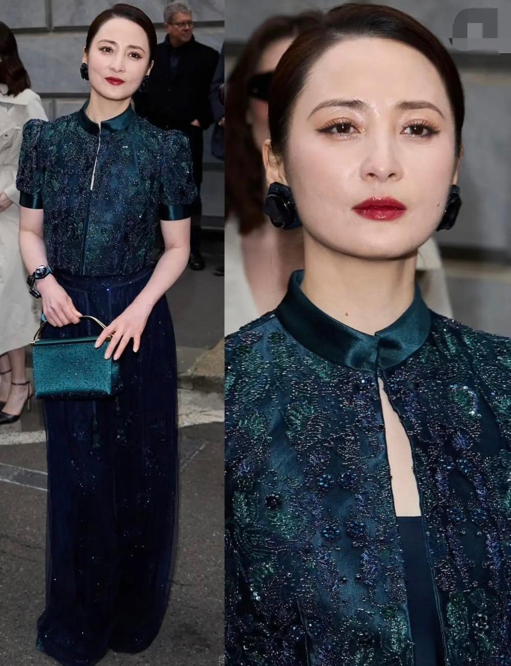 蒋勤勤出席活动和私下的样子差别好大。活动上这个穿着打扮，时尚又有气质。私下就