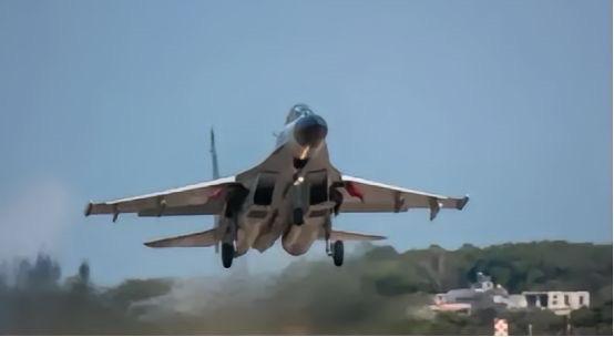 美国印太司令部突然通报了，在南海展开侦察的美军P-8A与RC-135军机，再次遭