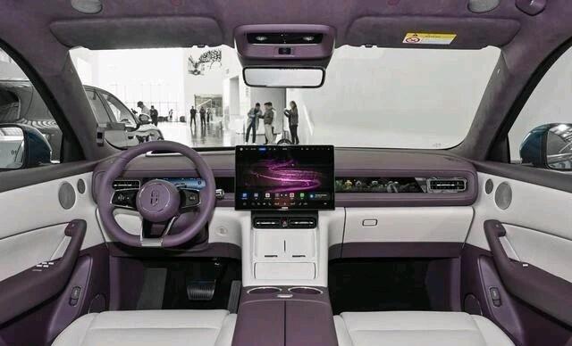 问界M6内饰欣赏，是你喜欢的类型吗？一、整体风格&配色-主打简约科技+年轻