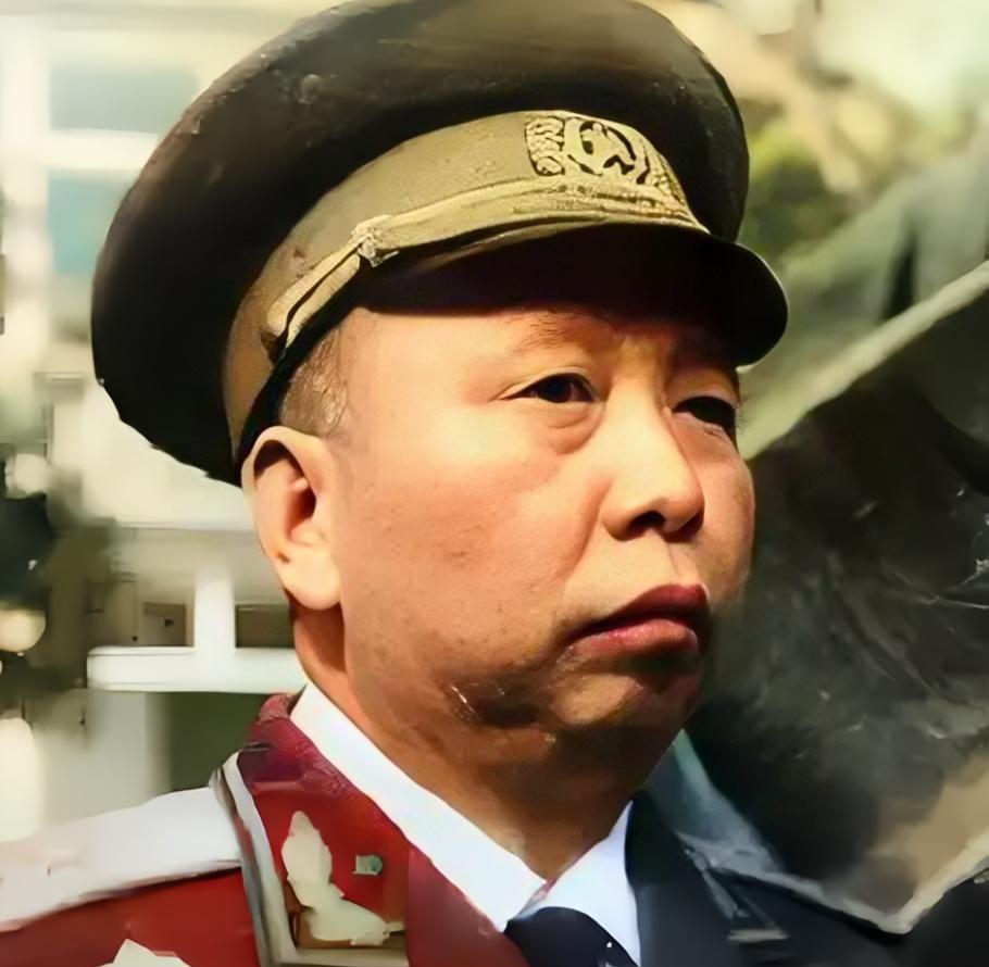 广州军区副司令员詹才芳到广西调研，问地委领导，老百姓生活怎么样？地委领导回答说，