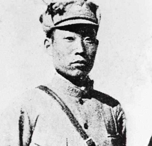 这是赵登禹将军牺牲的现场画面，有些朋友可能不太了解他，赵登禹原是冯玉祥的部下，中