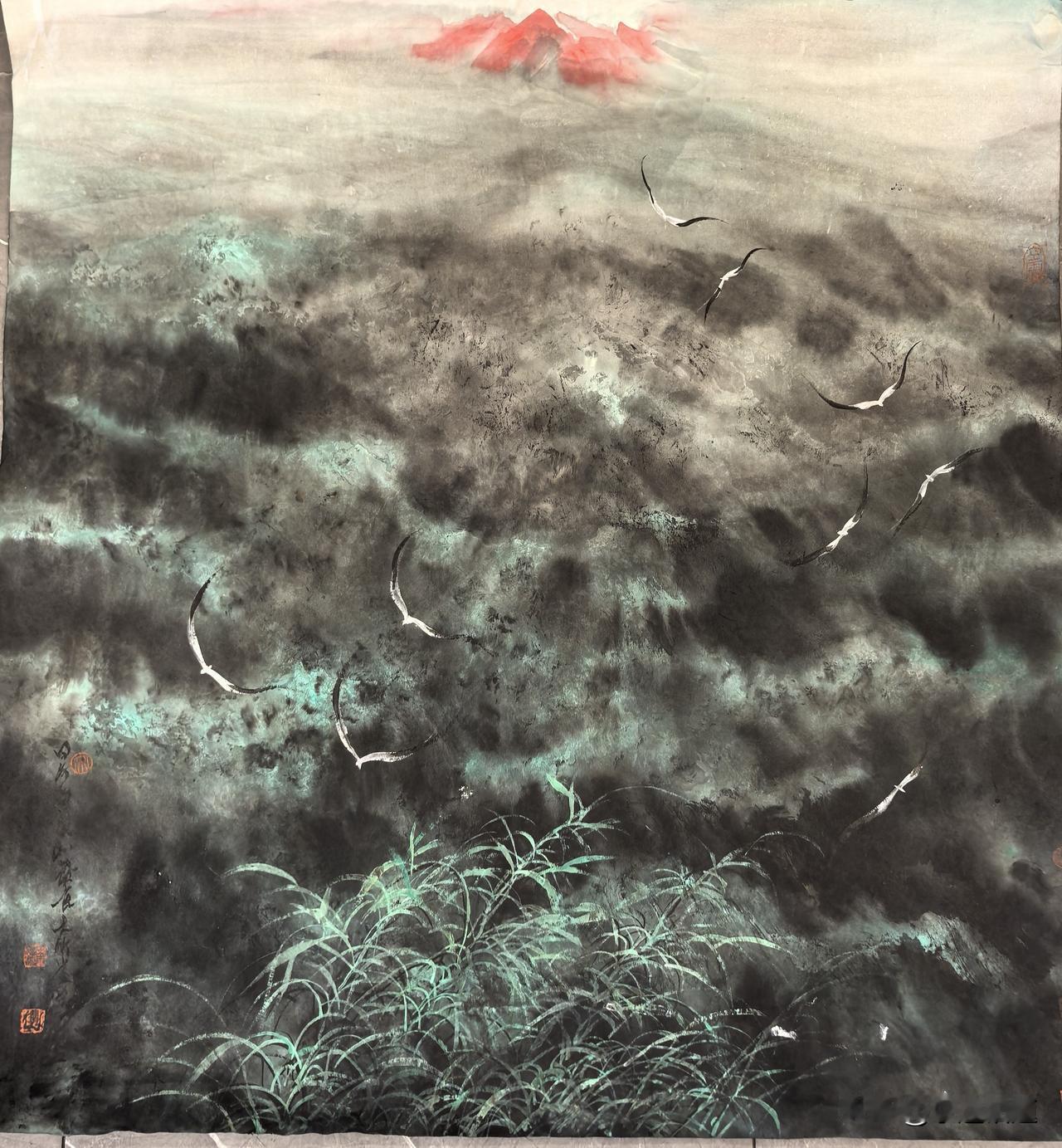 越长大越清醒，走的路越长，内心越发通透。看透了虚与委蛇，看淡了人情往来，才清楚知