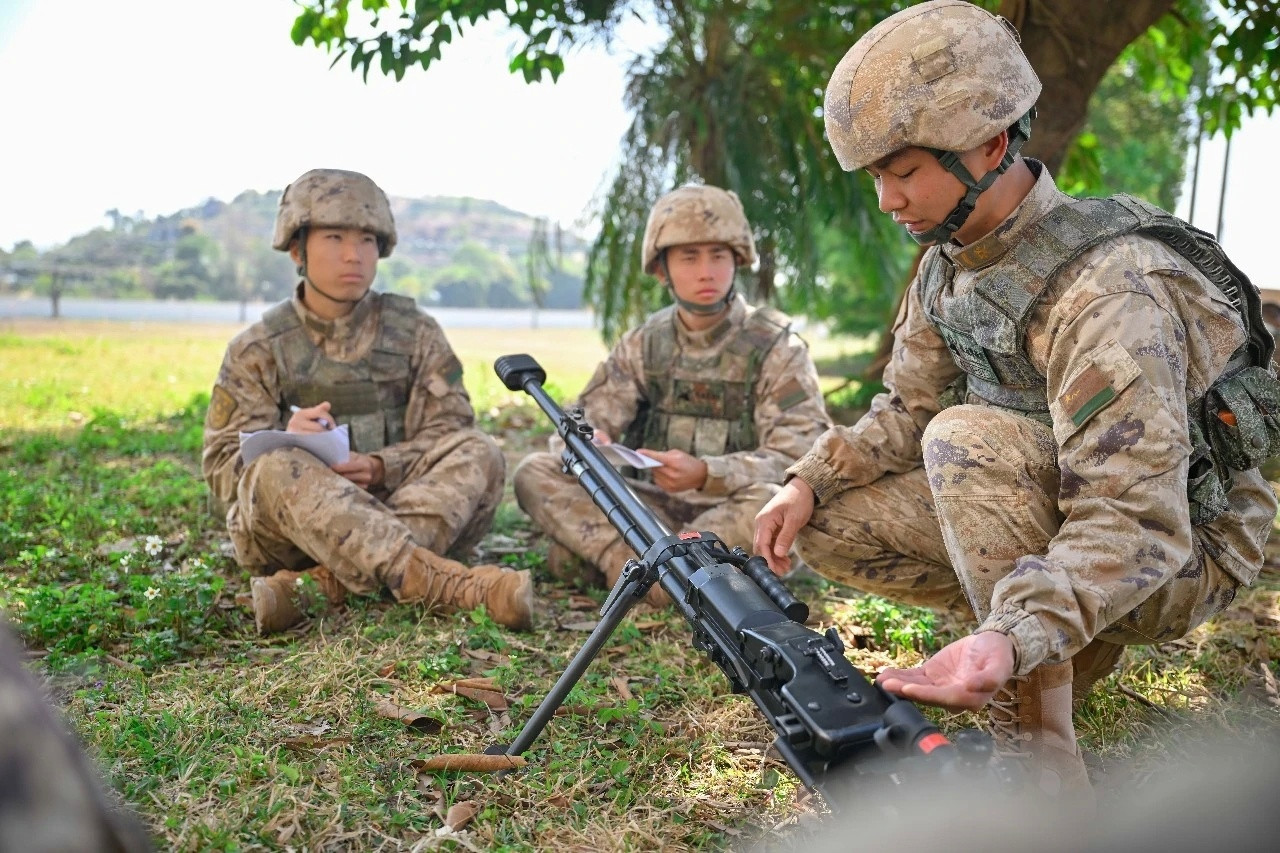 第73集团军某旅多课目“五小”练兵活动，红箭12和QJZ171重机枪出镜（人民前