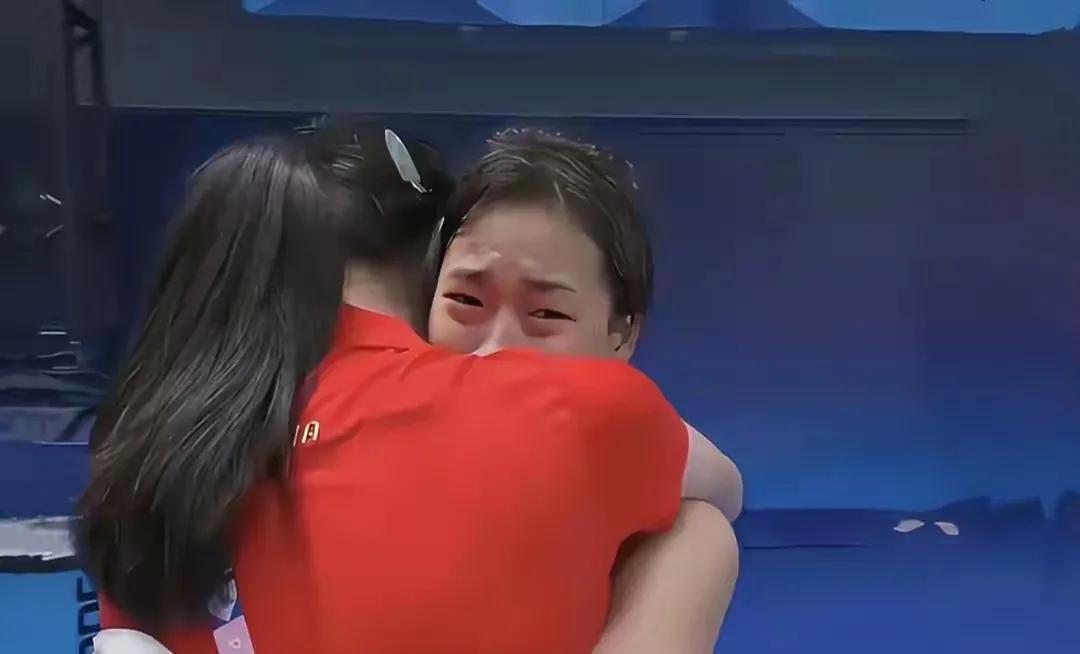 全红婵被网络群霸凌，折射出“饭圈文化”大行其道，而且这群人盯紧全红婵死死不放，包