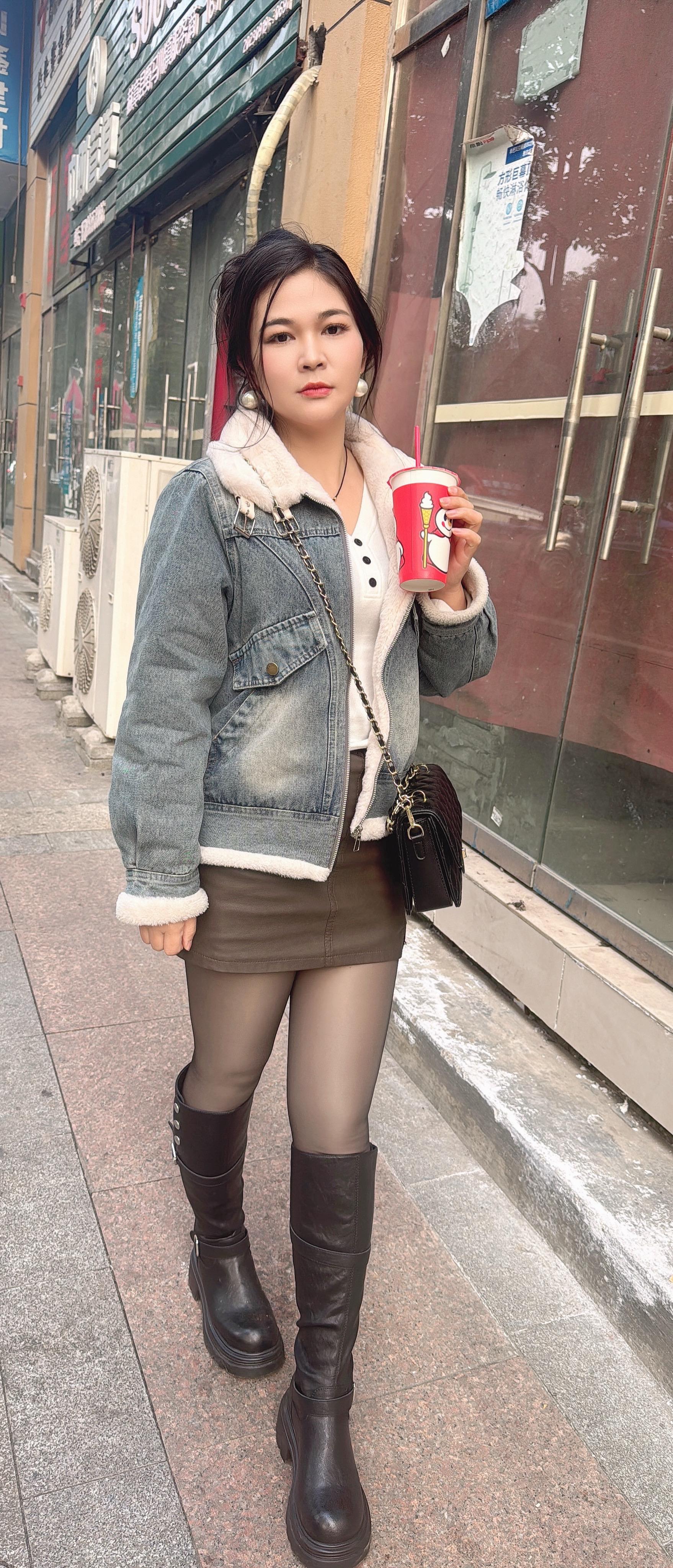 奶茶一杯快乐加倍