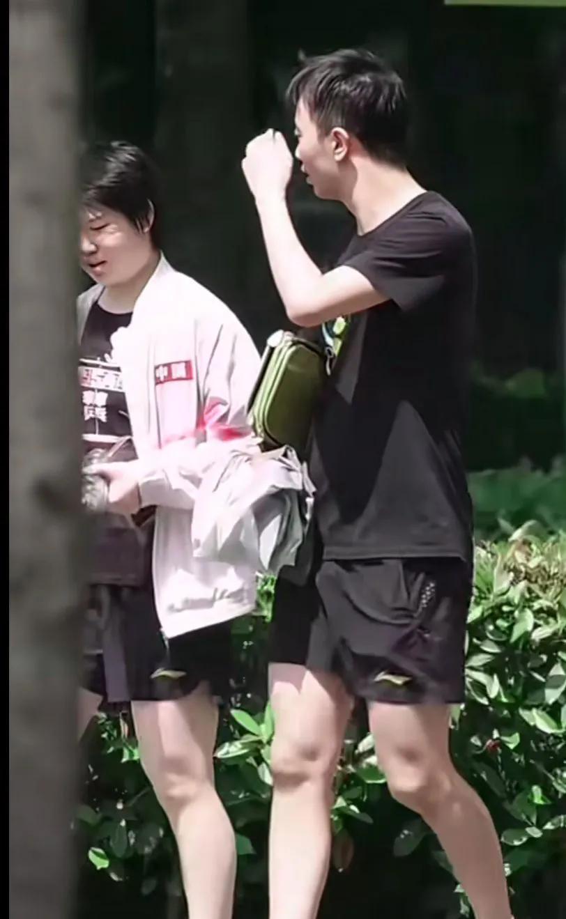蒯曼可以跟向鹏一起，可以跟陈垣宇一起，就是不能跟林诗栋一起[滑稽笑]蒯曼前几年有