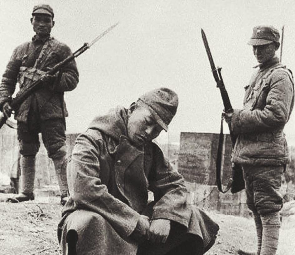 抗战中，八路军活捉了日军中佐，刘伯承大喜过望，忙说要奖励这个战士，可当听说俘虏是