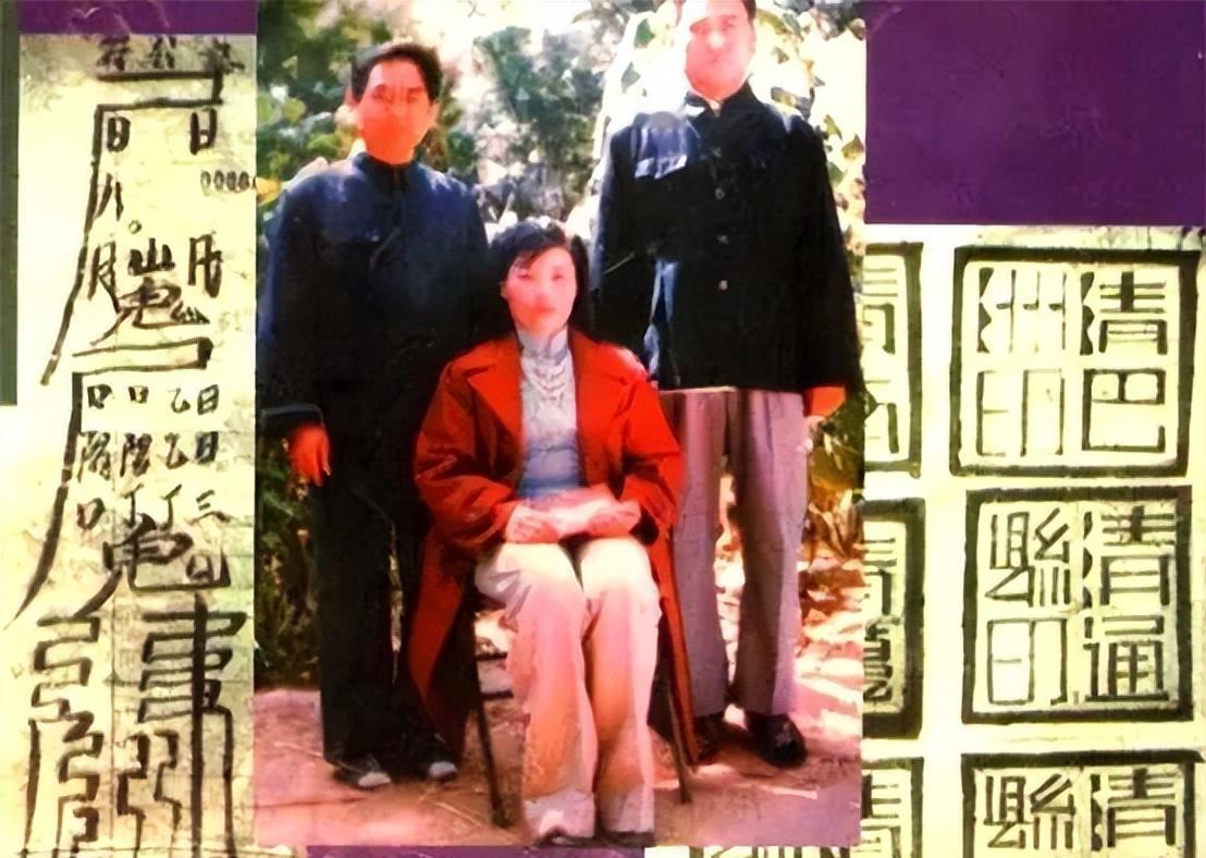 1986年夏天，一女两男到故宫游玩，那个女子突然说了一句很奇怪的话：“这大殿的气