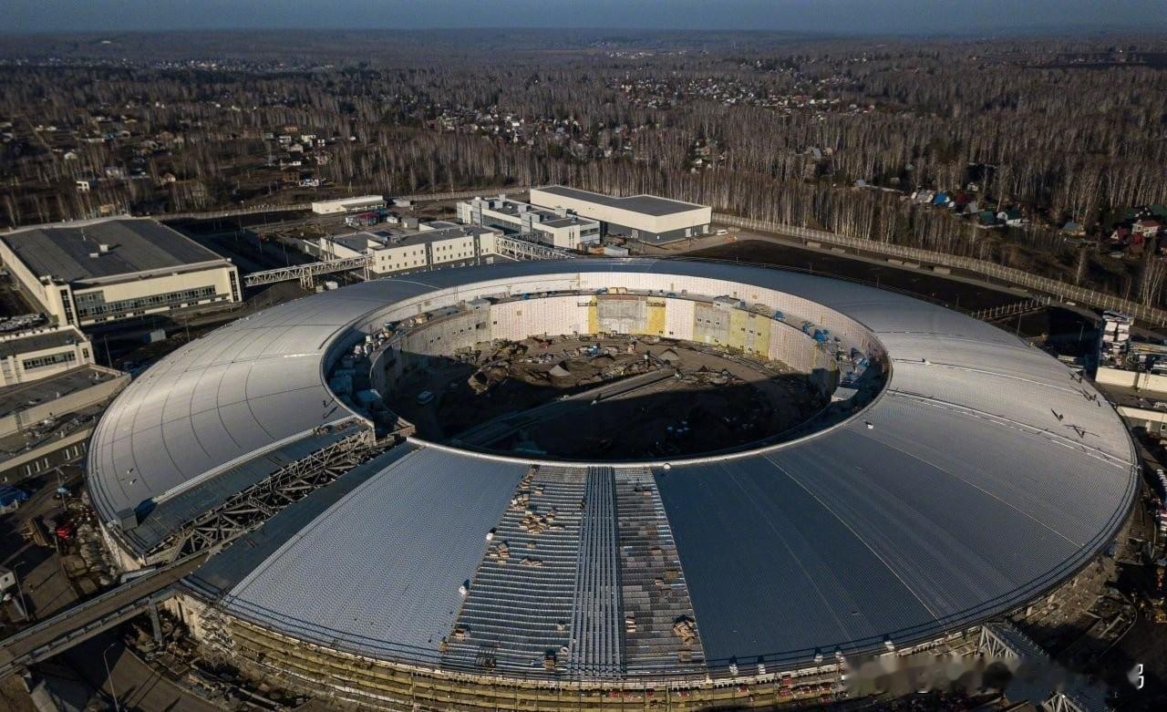 重磅消息！俄罗斯西伯利亚环形光子源(SKIF)的关键元件——电容器环的组装工