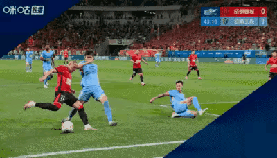 裁判吹掉蓉城点球？别玻璃心其实这个球真的不是点球，席尔瓦传球打在玉昆球员手上，当