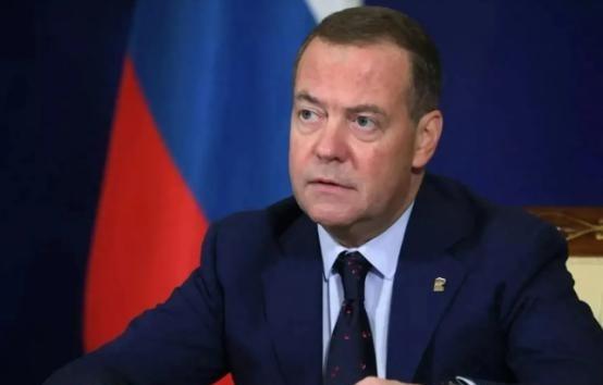 警惕无声战争：中国如何应对外汇冻结、SWIFT断联与芯片封锁的三重威胁？