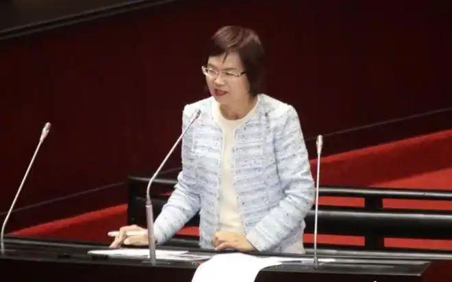 台媒那边最近放出消息，说国民党本土派已经在私下谋划，打算2026年底就把郑丽文换