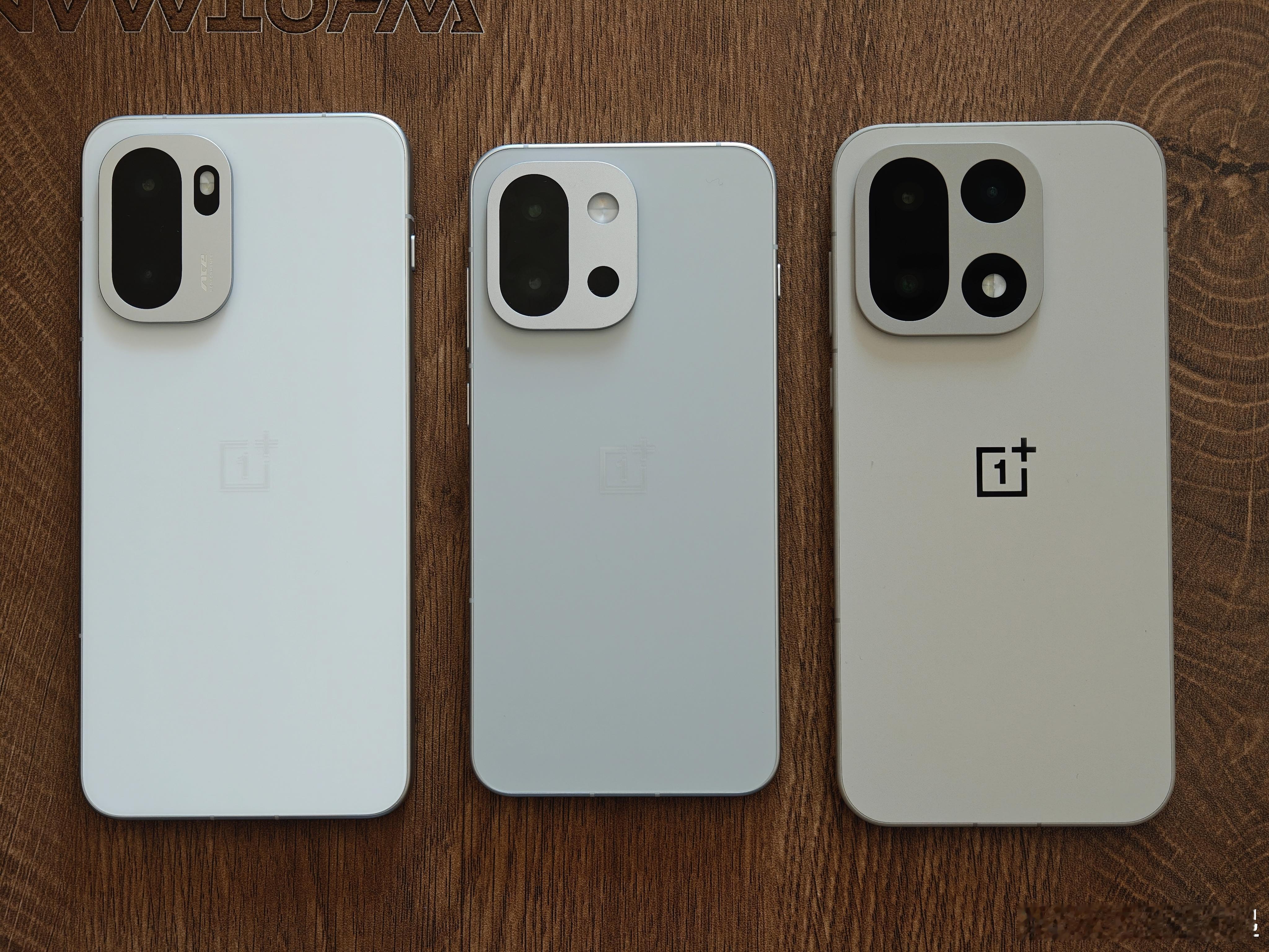 一加的家族化全新deco设计逐渐清晰了吧，左边一个1，右边自由+[墨镜]一加15