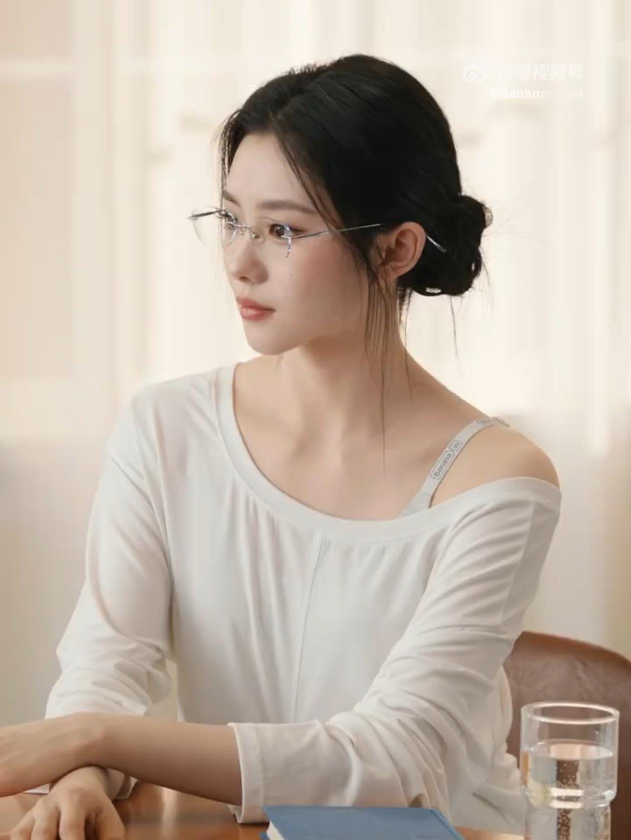 嗑颜bot投稿：刘浩存高智感妈妈